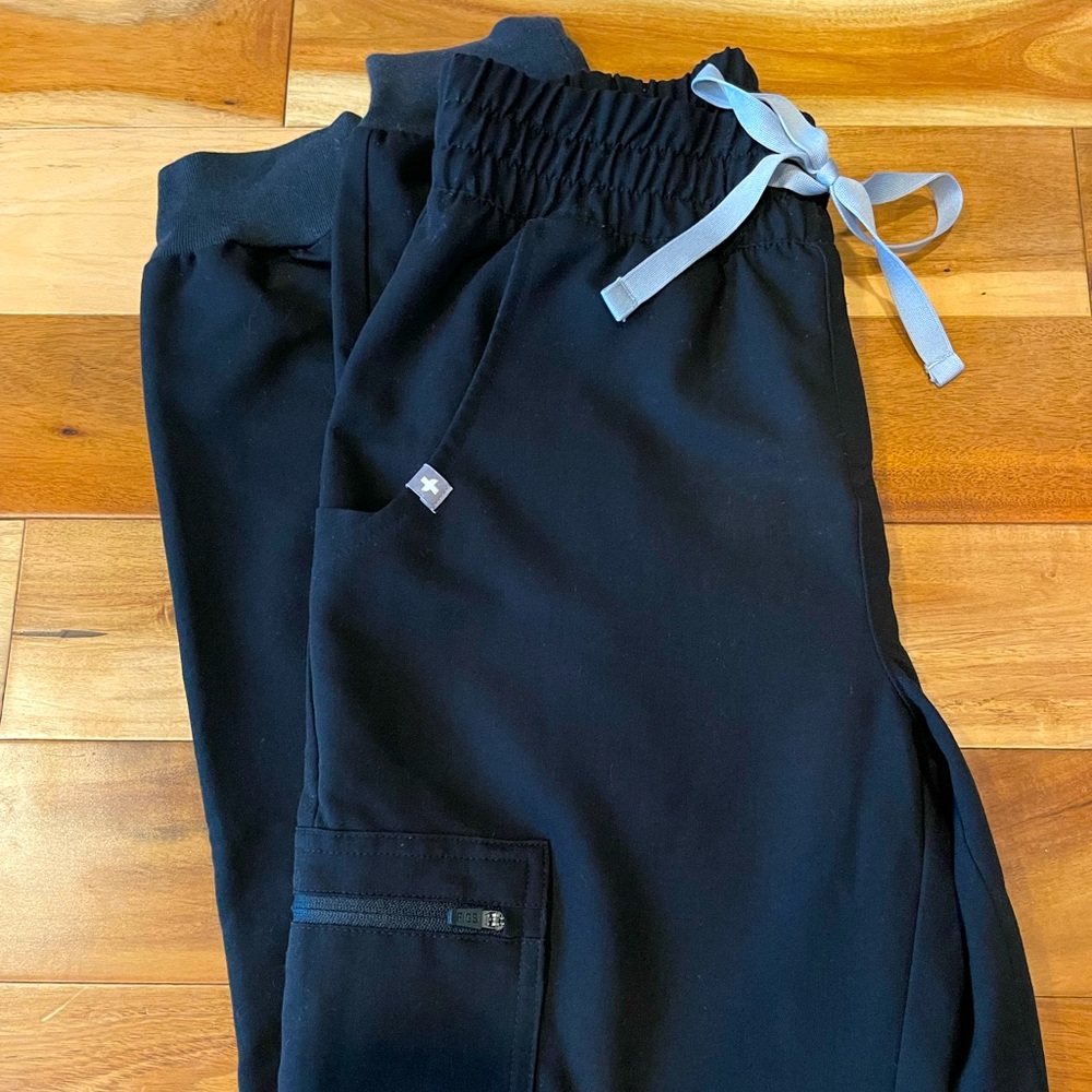FIGS XXS BLACK HIGH WAISTED